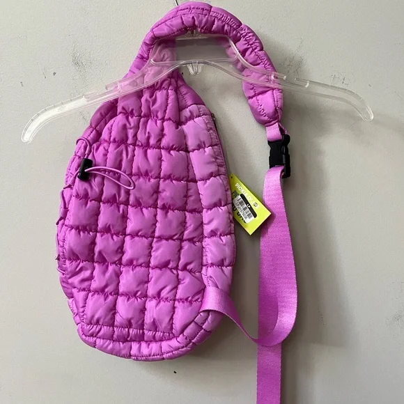 Pickle O Joe Quilted Sling Bag Purple Zip Pockets Lightweight Adjustable NWT - Picture 3 of 11